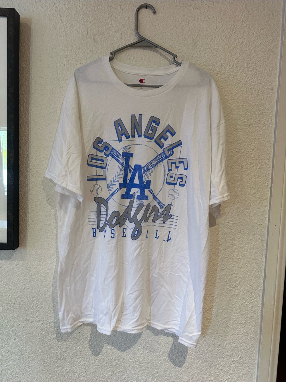 Champion White Los Angeles Dodgers Blue Graphic Tee wrinkly